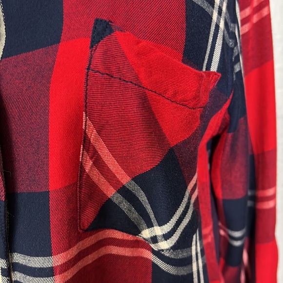 Ladies Woolrich button up shirt. Size medium - Picture 2 of 6